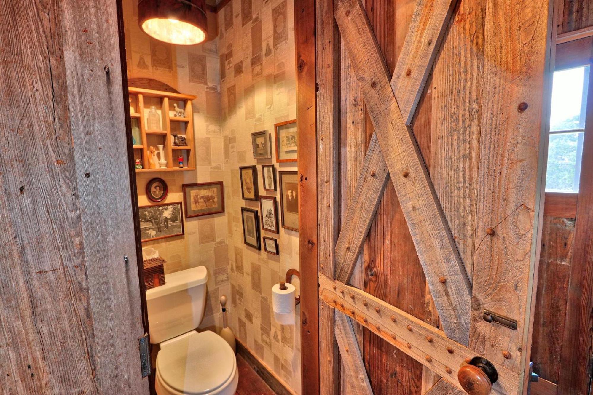 Log Cabin At Old Glory Ranch Wimberley Exterior foto